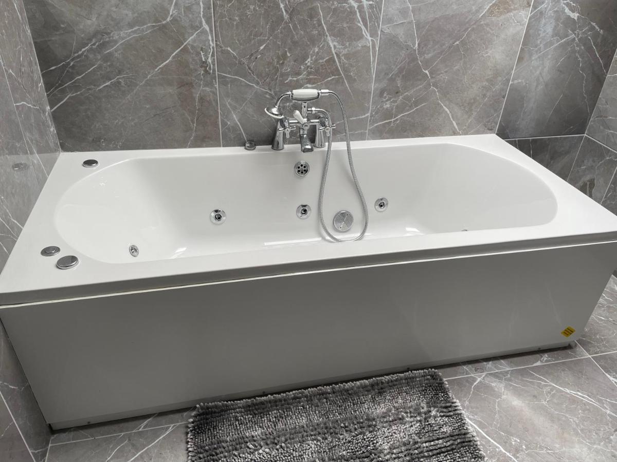 Lough Key Luxury Riverfront Apartment Cootehall Luaran gambar